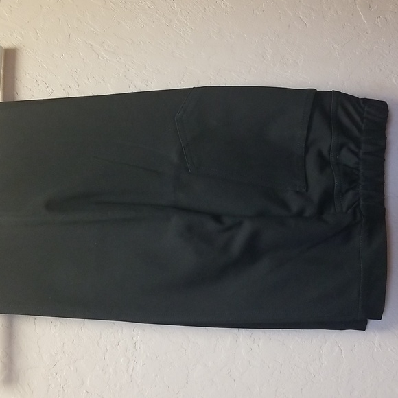 ISAAC MIZRAHI LIVE Sz 8 Black straight leg pull on slacks EUC, CL # 142 - Picture 2 of 8